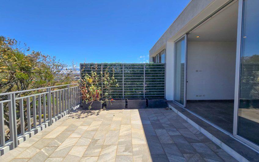 The Ivy Guachipelín Escazú! Apartamento de un nivel con terrazas y vista