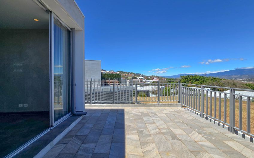 The Ivy Guachipelín Escazú! Apartamento de un nivel con terrazas y vista