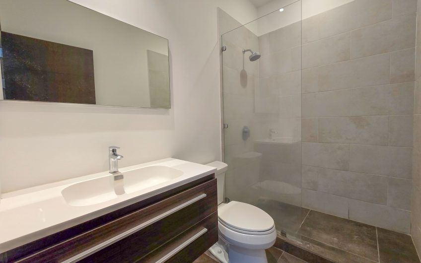 The Ivy Guachipelín Escazú! Apartamento de un nivel con terrazas y vista