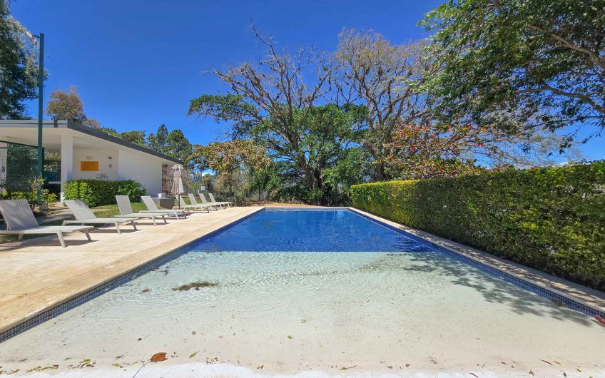 The Ivy Guachipelín Escazú! Apartamento de un nivel con terrazas y vista