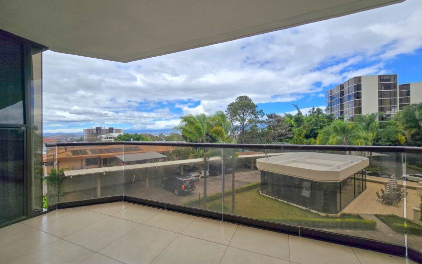 Apartamento de 3 habit. de 300 m2 y vista en Bello Horizonte Escazú