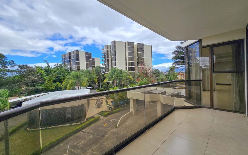 Apartamento de 3 habit. de 300 m2 y vista en Bello Horizonte Escazú