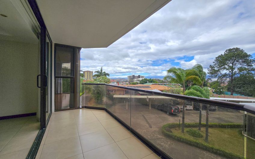 Apartamento de 3 habit. de 300 m2 y vista en Bello Horizonte Escazú