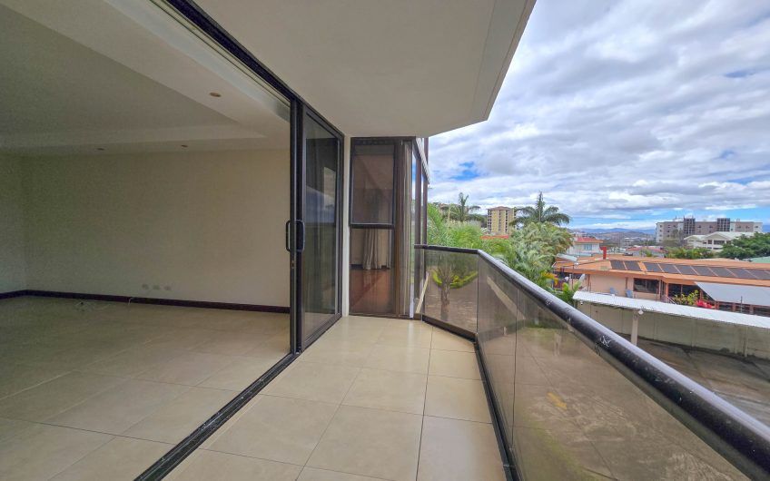 Apartamento de 3 habit. de 300 m2 y vista en Bello Horizonte Escazú