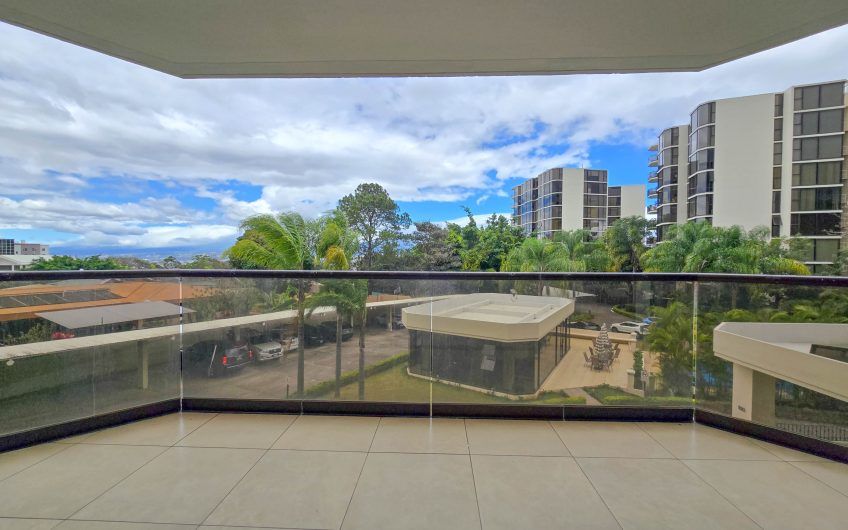 Apartamento de 3 habit. de 300 m2 y vista en Bello Horizonte Escazú