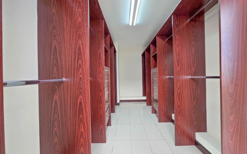 Apartamento de 330 m2 con full vista en Bello Horizonte Escazú