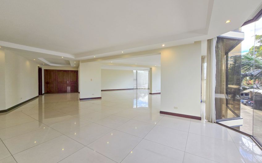 Lujoso apartamento de 315 m2 en Bello Horizonte Escazú