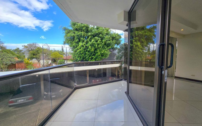 Lujoso apartamento de 315 m2 en Bello Horizonte Escazú