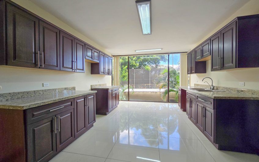 Lujoso apartamento de 315 m2 en Bello Horizonte Escazú