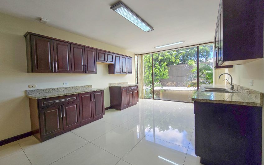 Lujoso apartamento de 315 m2 en Bello Horizonte Escazú