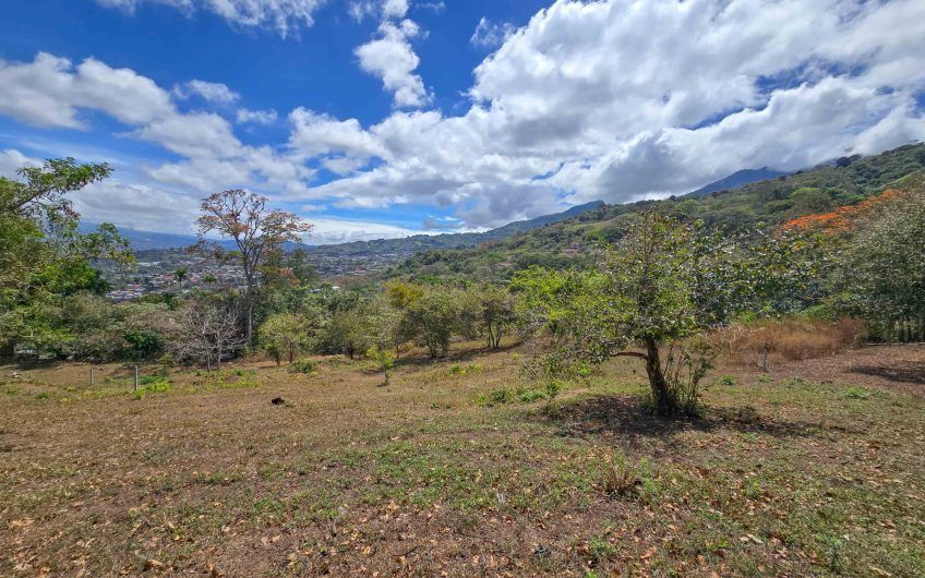 Lote de 1.489 m2 con vista panorámica en San Antonio de Escazú (Carrizal)