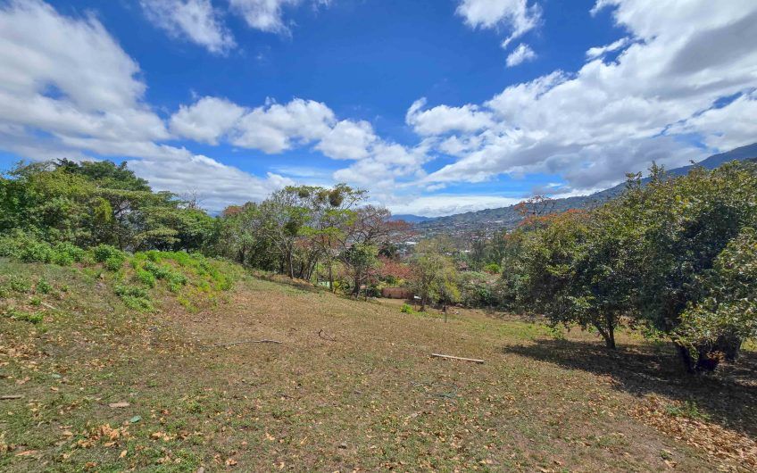Lote de 1.489 m2 con vista panorámica en San Antonio de Escazú (Carrizal)