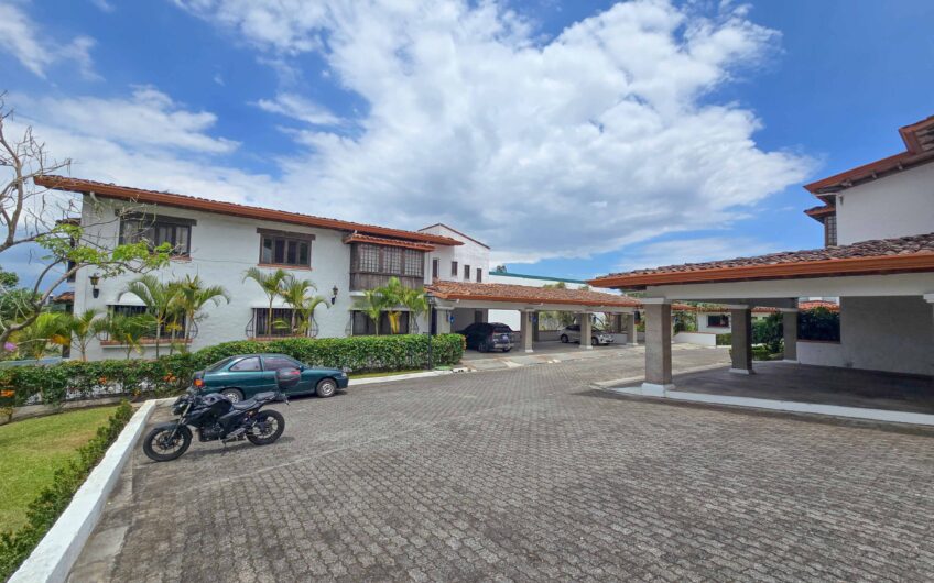 Apartamento con vista de 3 habit.+ de servicio Bello Horizonte Escazú