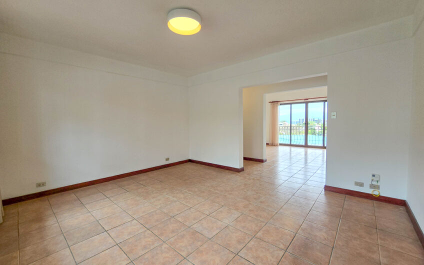 Apartamento con vista de 3 habit.+ de servicio Bello Horizonte Escazú