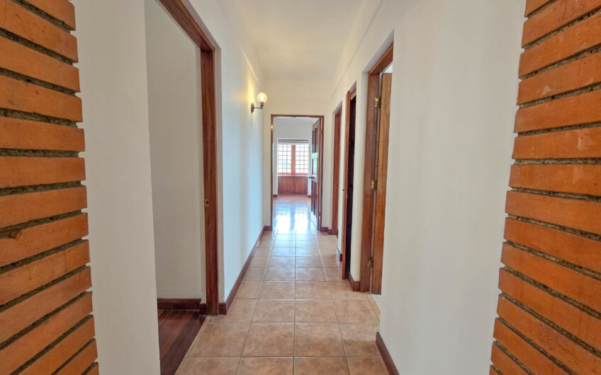 Apartamento con vista de 3 habit.+ de servicio Bello Horizonte Escazú