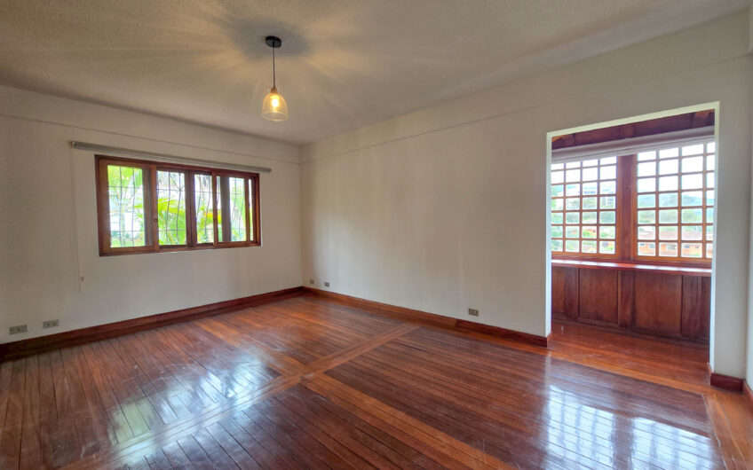 Apartamento con vista de 3 habit.+ de servicio Bello Horizonte Escazú