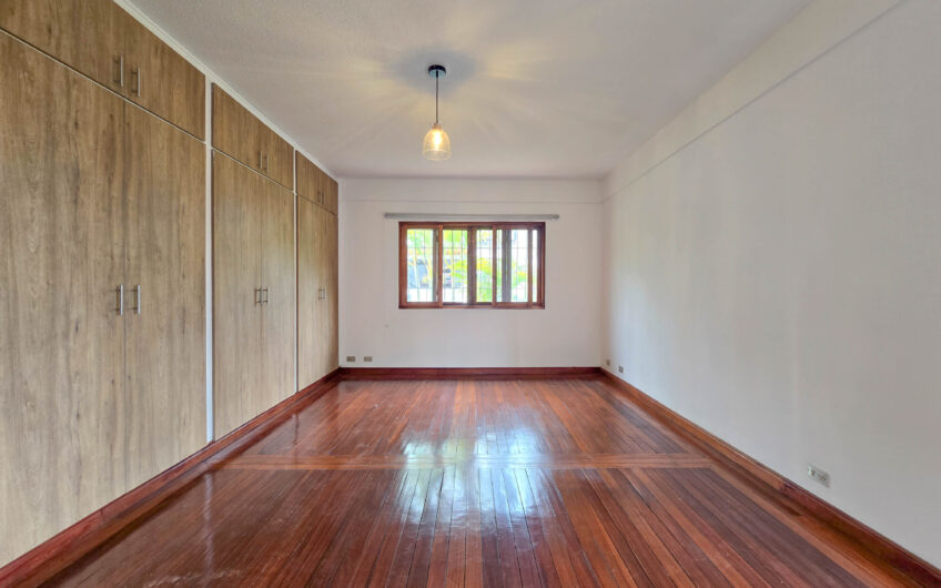 Apartamento con vista de 3 habit.+ de servicio Bello Horizonte Escazú