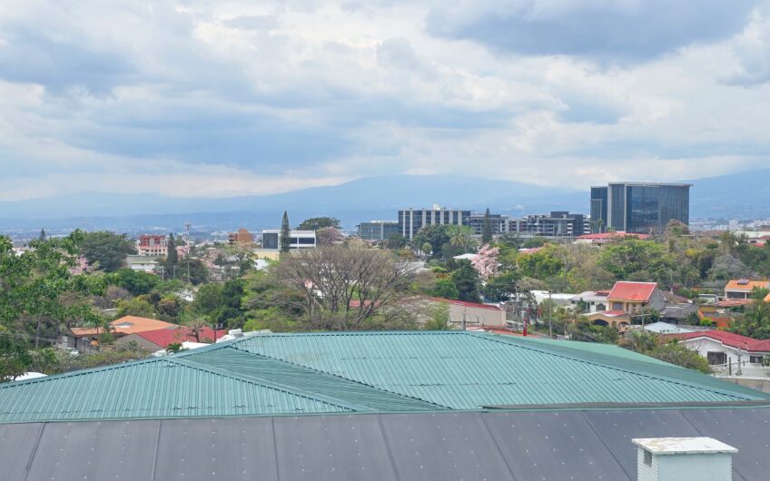 Apartamento con vista de 3 habit.+ de servicio Bello Horizonte Escazú