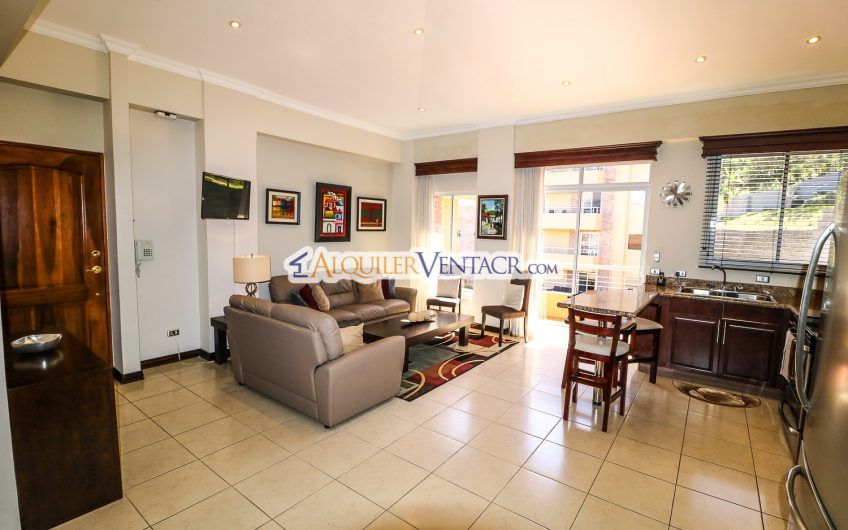 Penthouse amueblado de 2 habit. en San Rafael Escazú