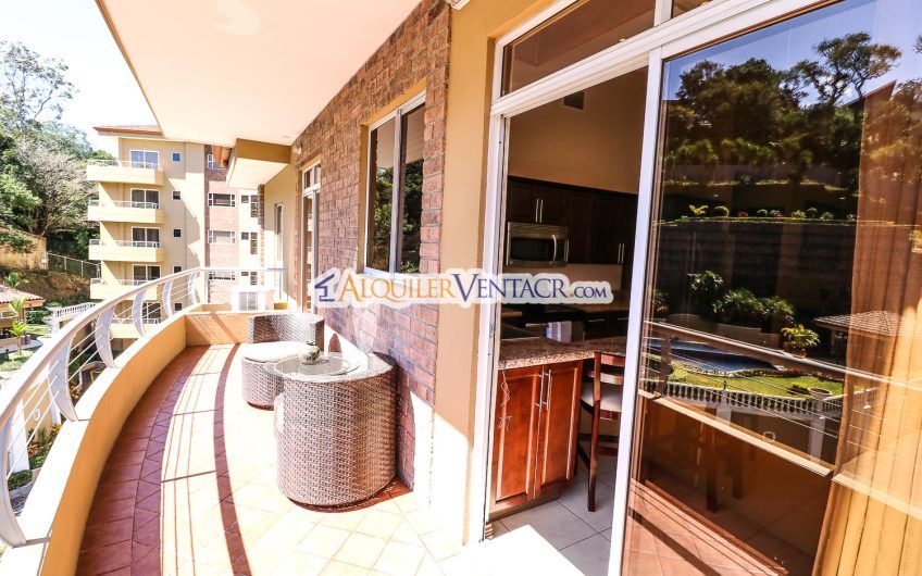 Penthouse amueblado de 2 habit. en San Rafael Escazú