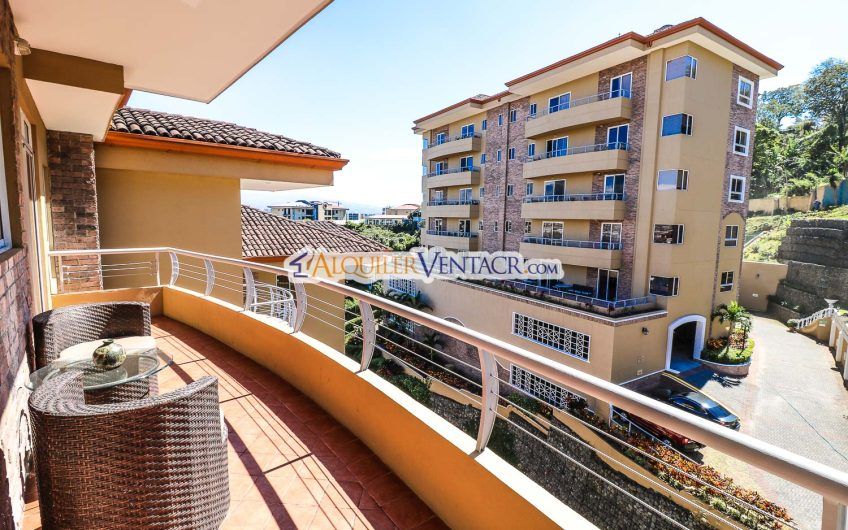 Penthouse amueblado de 2 habit. en San Rafael Escazú