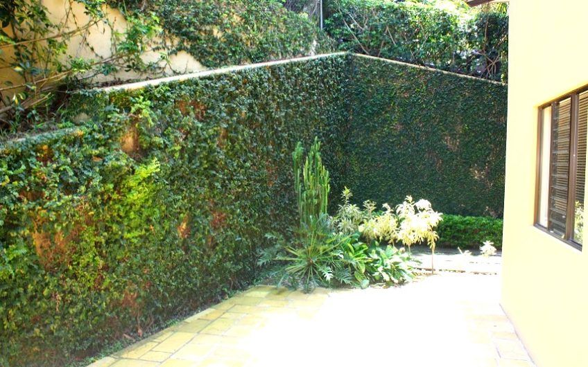 Villa Real Santa Ana! Condo de Un Nivel con full vistas