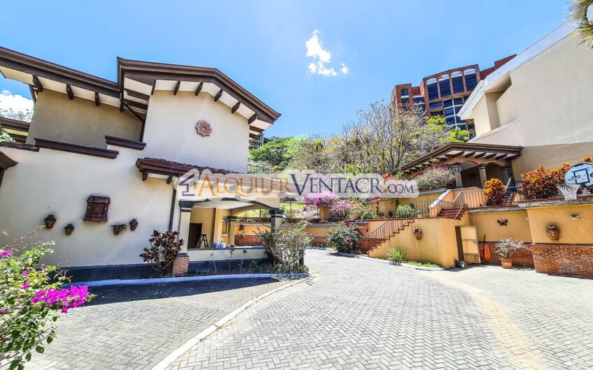 Condo amueblado de 4 habit. + de servicio en Jaboncillos Escazú