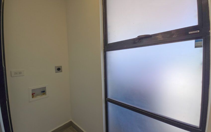 Casa esquinera en condominio con amenidades premium en Escazú Guachipelín