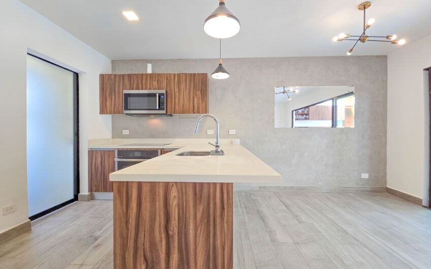 Casa esquinera en condominio con amenidades premium en Escazú Guachipelín