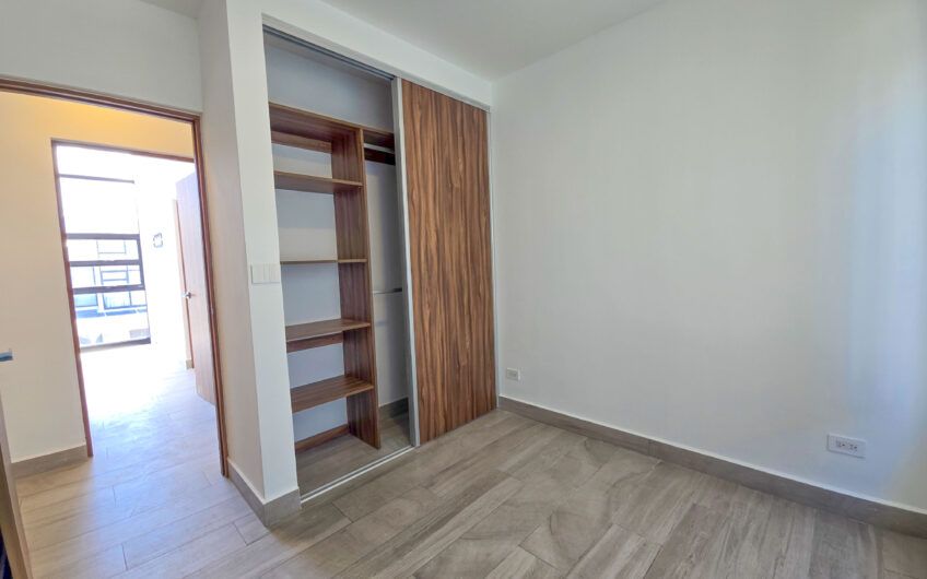 Casa esquinera en condominio con amenidades premium en Escazú Guachipelín