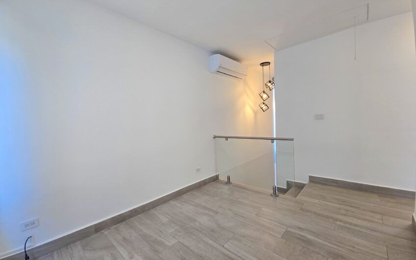 Casa esquinera en condominio con amenidades premium en Escazú Guachipelín