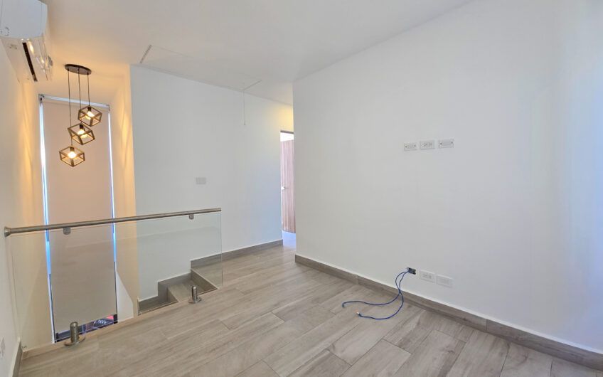 Casa esquinera en condominio con amenidades premium en Escazú Guachipelín