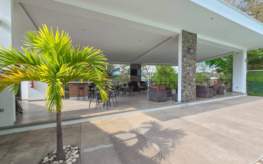 Condo esquinero de 3 habit. en Santa Ana Río Oro x la Cruz Roja