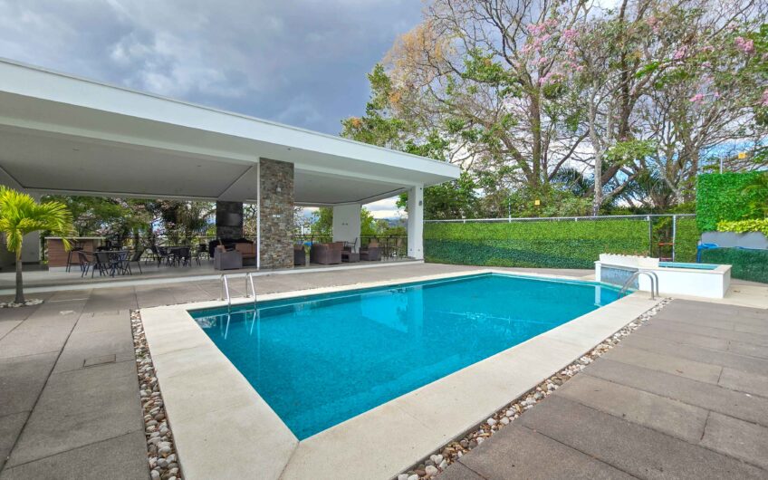 Condo esquinero de 3 habit. en Santa Ana Río Oro x la Cruz Roja