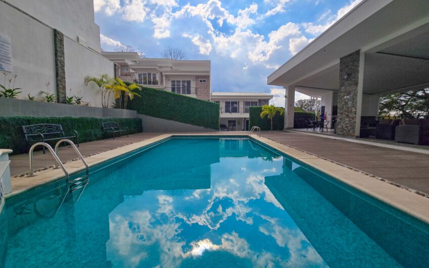 Condo esquinero de 3 habit. en Santa Ana Río Oro x la Cruz Roja