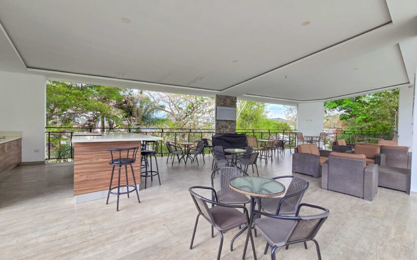 Condo esquinero de 3 habit. en Santa Ana Río Oro x la Cruz Roja