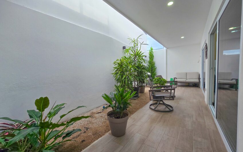 Condo esquinero de 3 habit. en Santa Ana Río Oro x la Cruz Roja