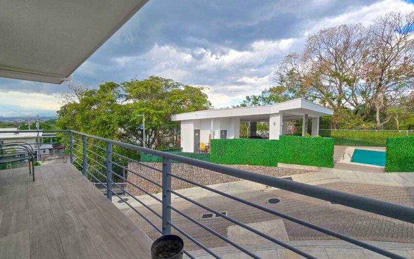 Condo esquinero de 3 habit. en Santa Ana Río Oro x la Cruz Roja