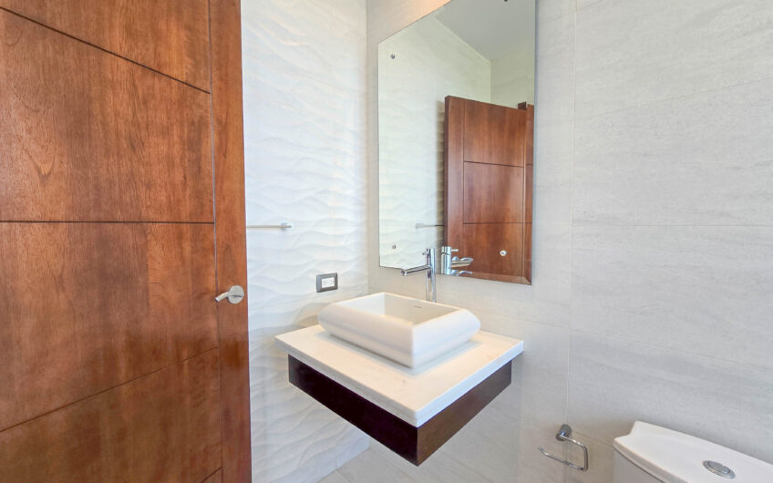 Lujosa Casa Contemporánea en Residencial Montaña del Sol / Santa Ana / 420 m² / Lote 1.577 m²