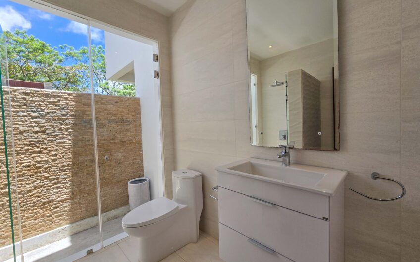 Lujosa Casa Contemporánea en Residencial Montaña del Sol / Santa Ana / 420 m² / Lote 1.577 m²