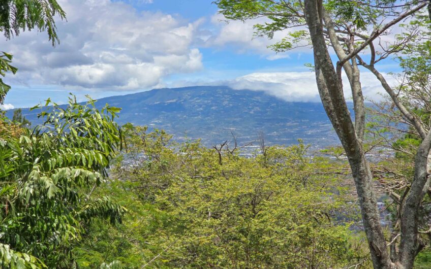 Lujosa Casa Contemporánea en Residencial Montaña del Sol / Santa Ana / 420 m² / Lote 1.577 m²