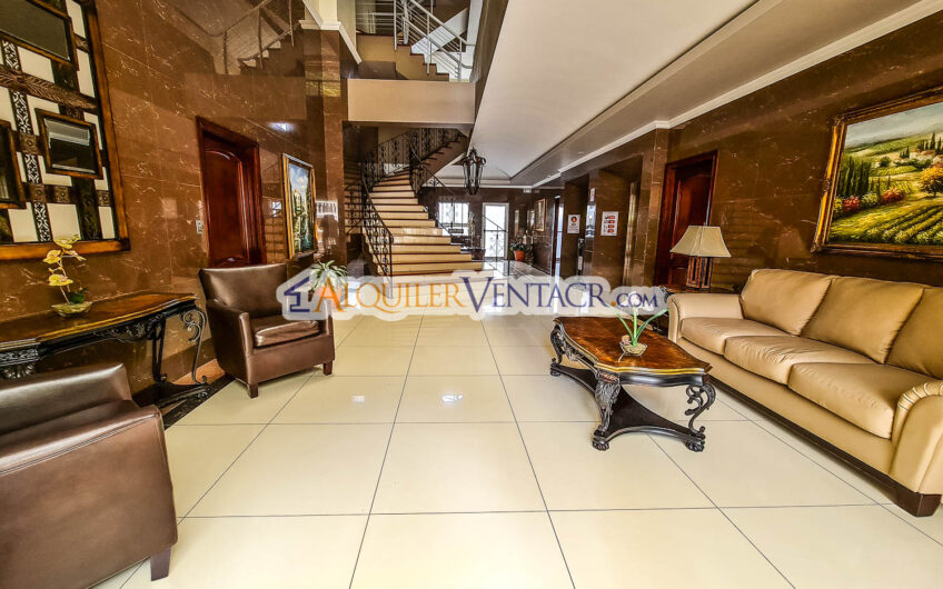 Apartamento amueblado en San Rafael de Escazú con balcón y amenidades