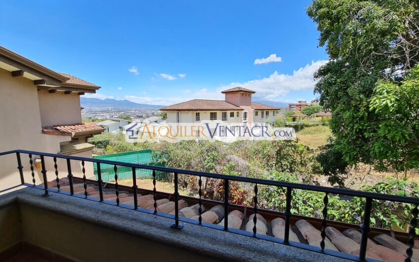 Condo de 4 habit. + de servicio con jardín y vista Jaboncillos Escazú