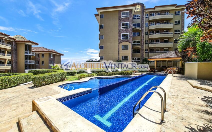 Apartamento amueblado en San Rafael de Escazú con balcón y amenidades