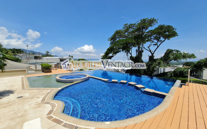 Penthouse de 225 m2 en Guachipelín Escazú con gran terraza y vistas