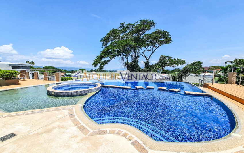 Penthouse de 225 m2 en Guachipelín Escazú con gran terraza y vistas