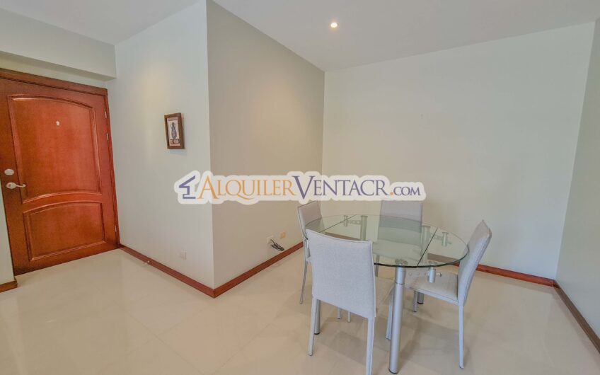 Apartamento amueblado en San Rafael de Escazú con balcón y amenidades