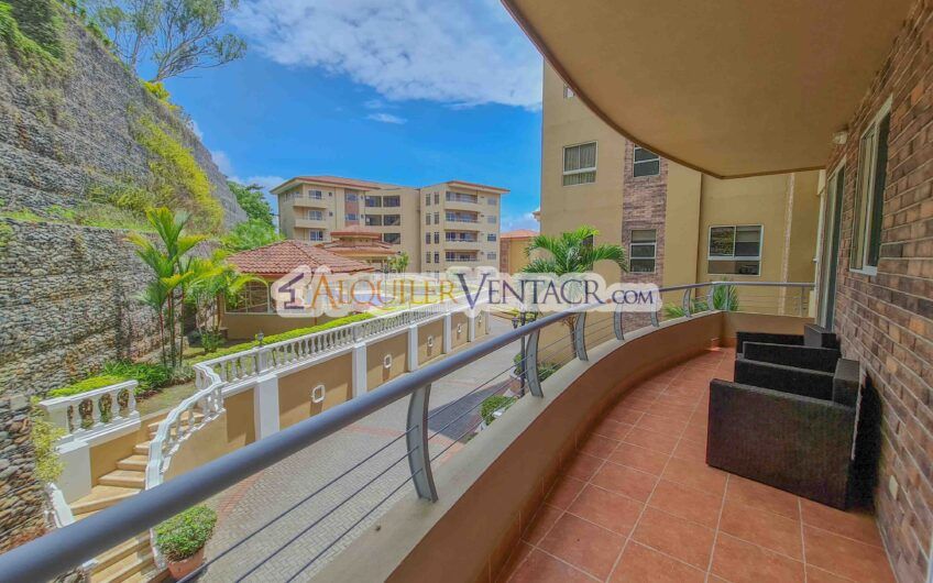 Apartamento amueblado en San Rafael de Escazú con balcón y amenidades