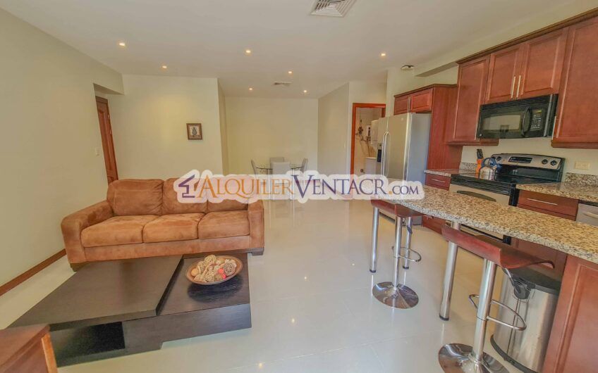 Apartamento amueblado en San Rafael de Escazú con balcón y amenidades