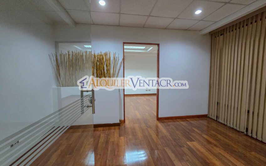 Oficina en Alquiler o Venta en Torres del Parque – Sabana Norte / 40 m² + A/C + Seguridad 24/7